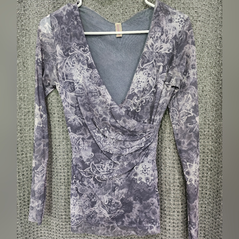 Women's Small V-Neck Blouse